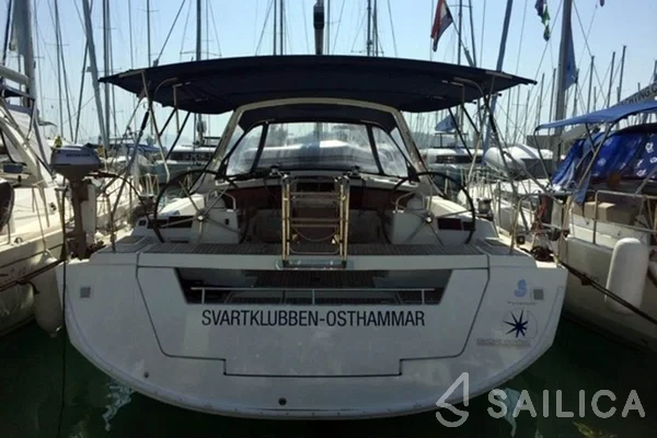 Oceanis 48 - Yacht Charter Sailica
