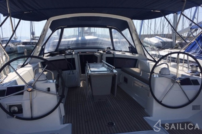 Oceanis 48 - Yacht Charter Sailica