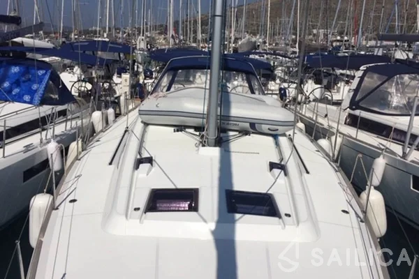 Oceanis 48 - Yacht Charter Sailica