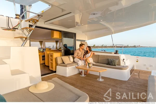 Lagoon 42 - Yacht Charter Sailica