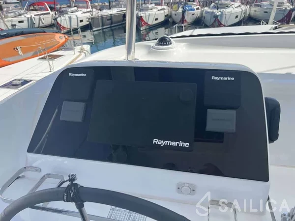 Lagoon 42 - Yacht Charter Sailica