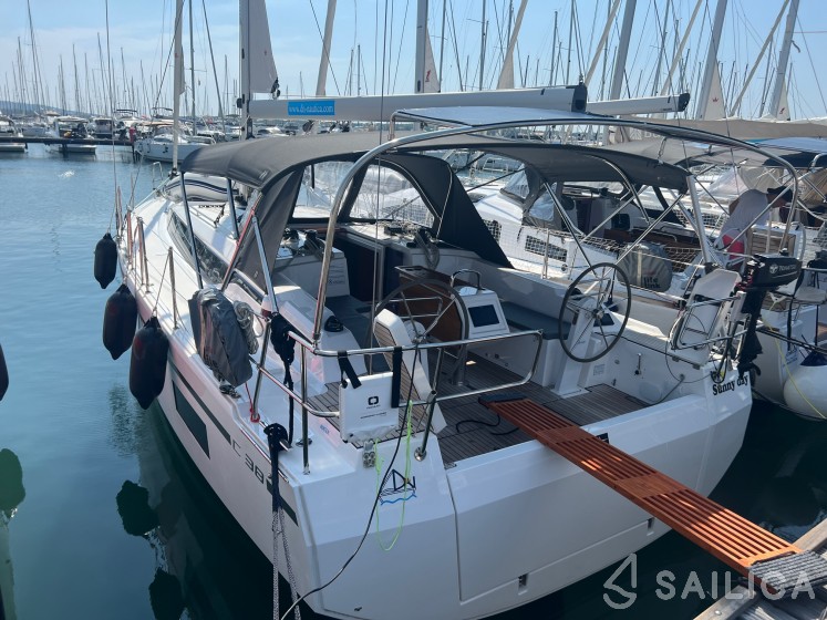 Bavaria C38 - Yacht Charter Sailica