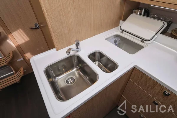 Bavaria Cruiser 46 Style - Yacht Charter Sailica