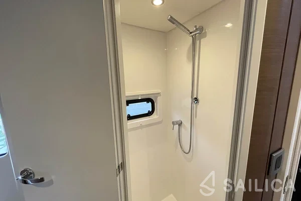 Bali 4.8  - Yacht Charter Sailica