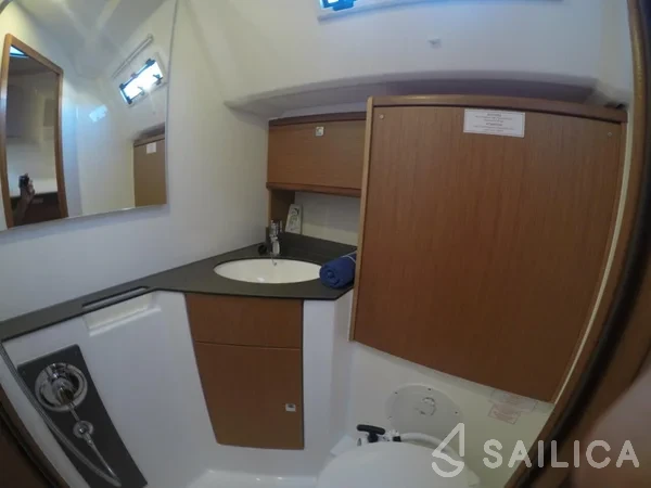 Bavaria 46 Cruiser - Yacht Charter Sailica