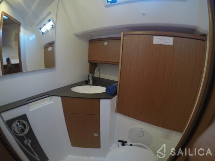 Bavaria 46 Cruiser - Yacht Charter Sailica