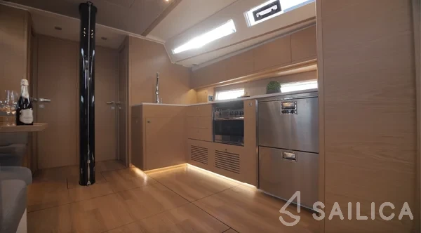 More 55 - Yacht Charter Sailica