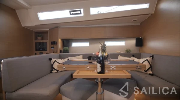 More 55 - Yacht Charter Sailica