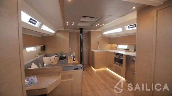 More 55 - Yacht Charter Sailica