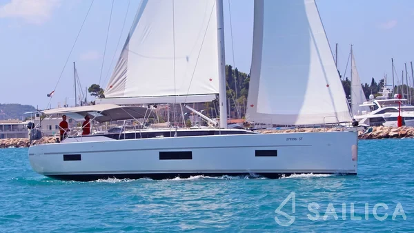 Bavaria C50 - Yacht Charter Sailica