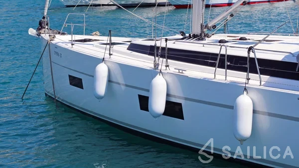 Bavaria C50 - Yacht Charter Sailica