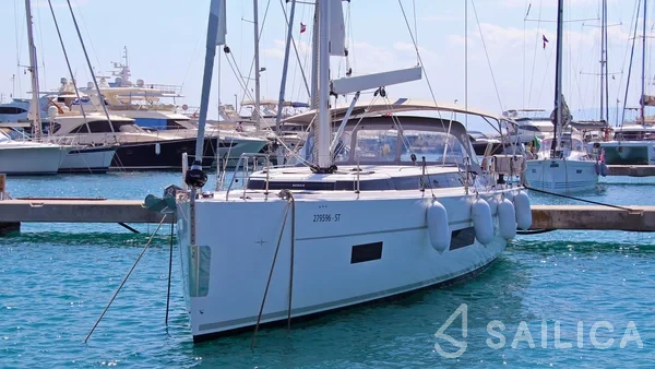Bavaria C50 - Yacht Charter Sailica
