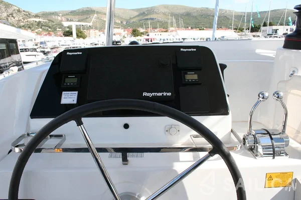 Lagoon 42 - Yacht Charter Sailica