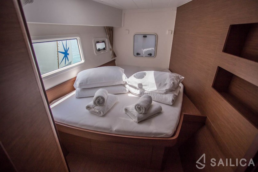 Lagoon 42 - Yacht Charter Sailica