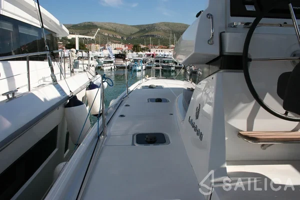 Lagoon 42 - Yacht Charter Sailica