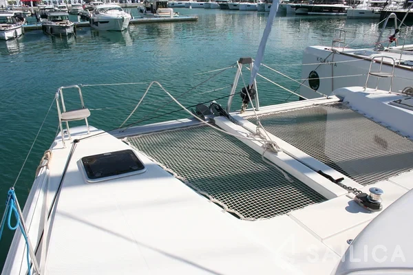 Lagoon 42 - Yacht Charter Sailica
