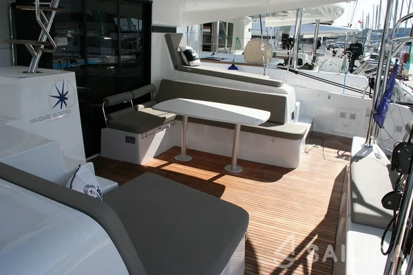 Lagoon 42 - Yacht Charter Sailica