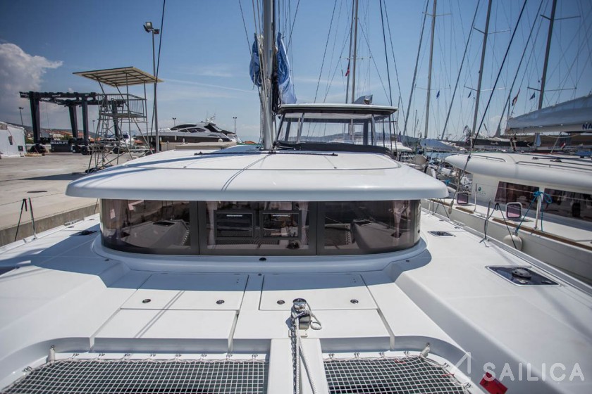 Lagoon 42 - Yacht Charter Sailica