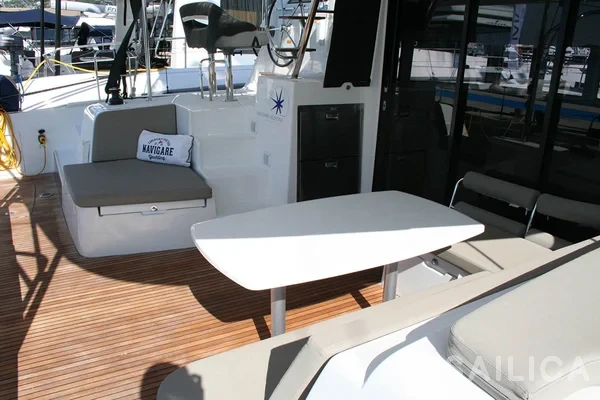 Lagoon 42 - Yacht Charter Sailica