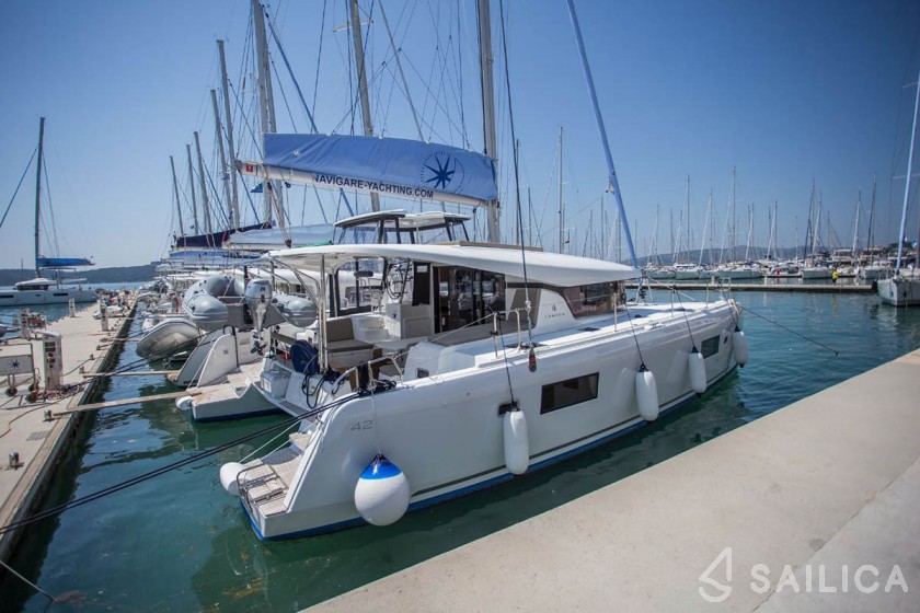 Lagoon 42 - Yacht Charter Sailica