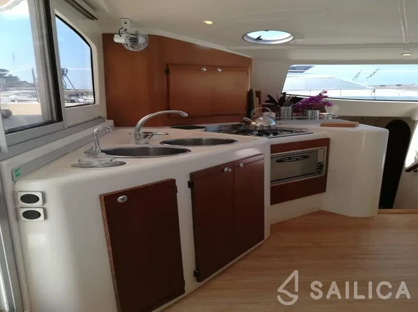 Lavezzi 40 - Yacht Charter Sailica