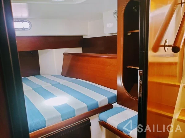 Lavezzi 40 - Yacht Charter Sailica