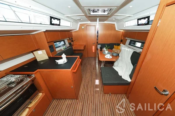 Bavaria C42 - Yacht Charter Sailica
