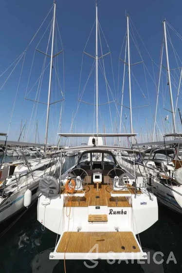 Bavaria C42 - Yacht Charter Sailica