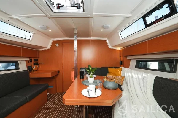 Bavaria C42 - Yacht Charter Sailica