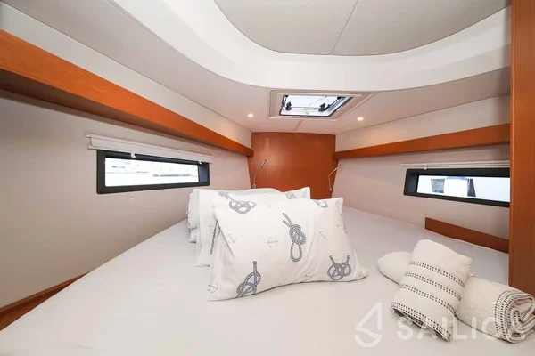 Bavaria C42 - Yacht Charter Sailica