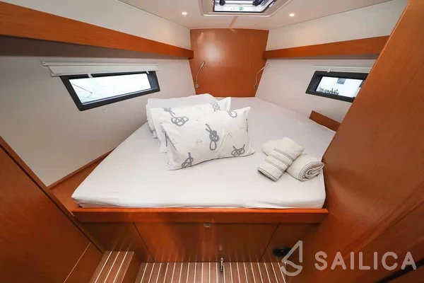 Bavaria C42 - Yacht Charter Sailica