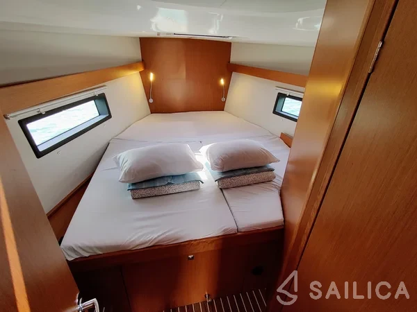 Bavaria C42 - Yacht Charter Sailica