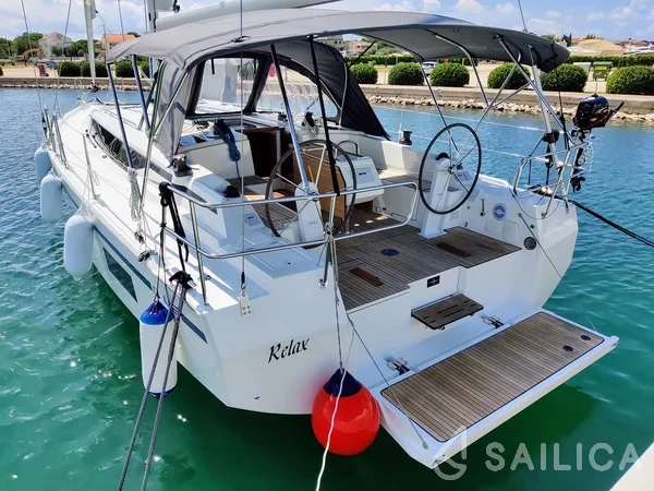 Bavaria C42 - Yacht Charter Sailica
