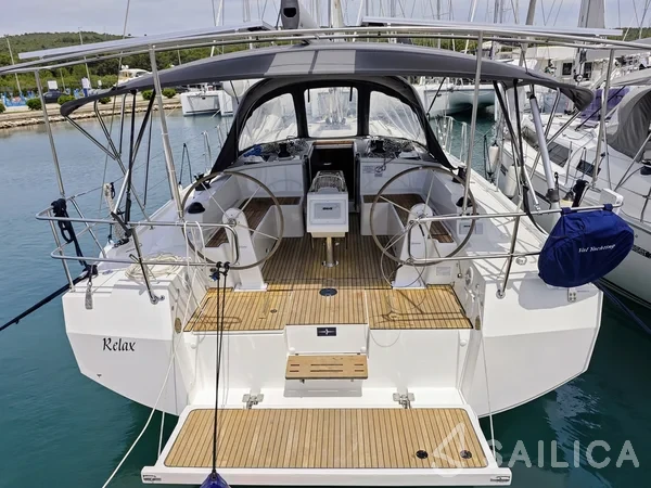 Bavaria C42 - Yacht Charter Sailica