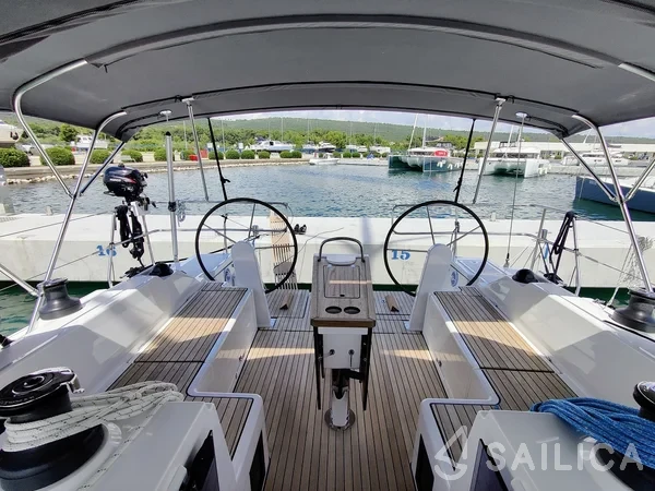Bavaria C42 - Yacht Charter Sailica