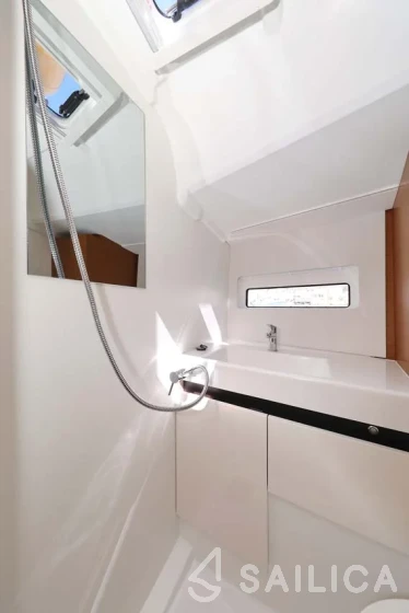 Sun Odyssey 490 - Yacht Charter Sailica