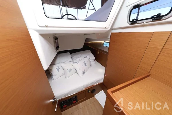 Sun Odyssey 490 - Yacht Charter Sailica