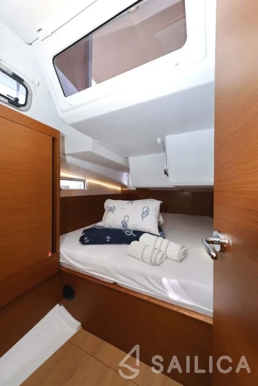 Sun Odyssey 490 - Yacht Charter Sailica