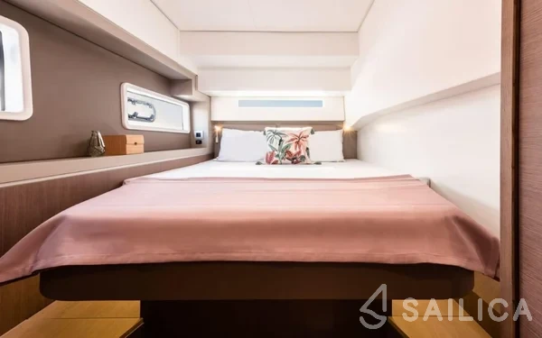 Bali 4.2 - Yacht Charter Sailica