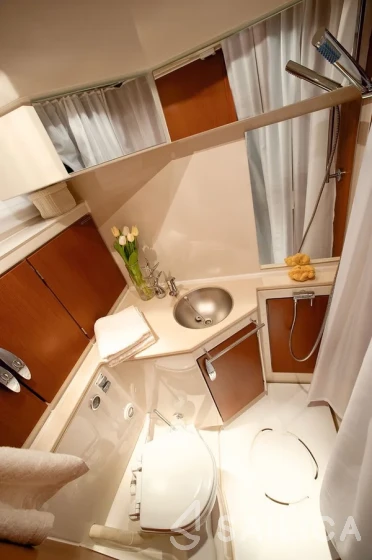 Greenline 33 - Yacht Charter Sailica