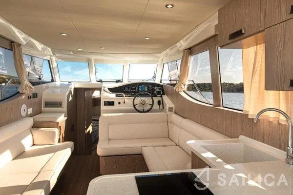Greenline 33 - Yacht Charter Sailica