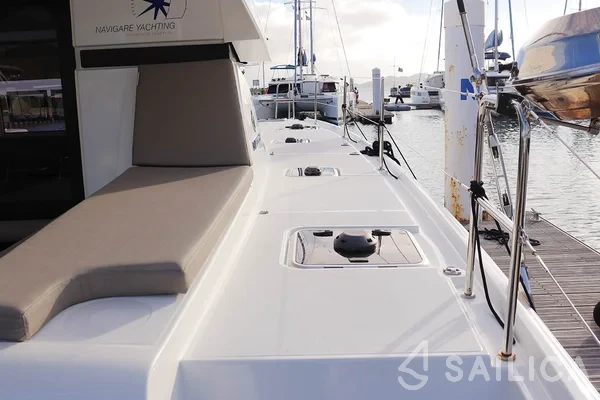 Lagoon 42 - Yacht Charter Sailica