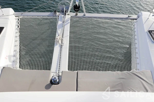 Lagoon 42 - Yacht Charter Sailica