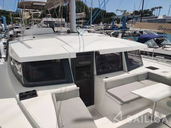 Bali 4.2 - Yacht Charter Sailica