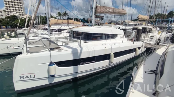 Bali 4.2 - Yacht Charter Sailica