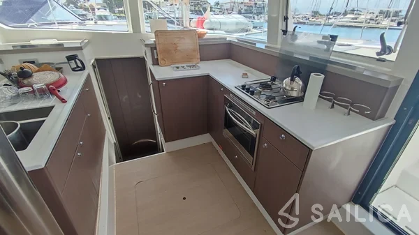 Bali 4.2 - Yacht Charter Sailica