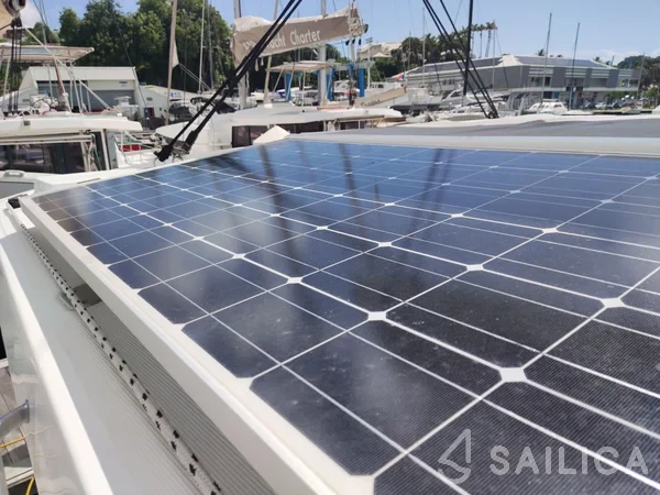 Bali 4.2 - Yacht Charter Sailica