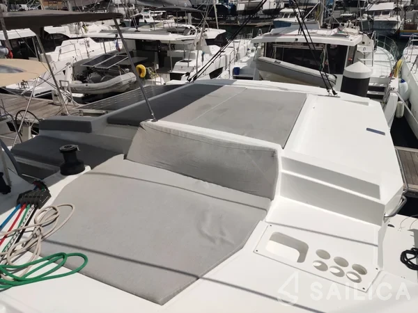 Bali 4.2 - Yacht Charter Sailica