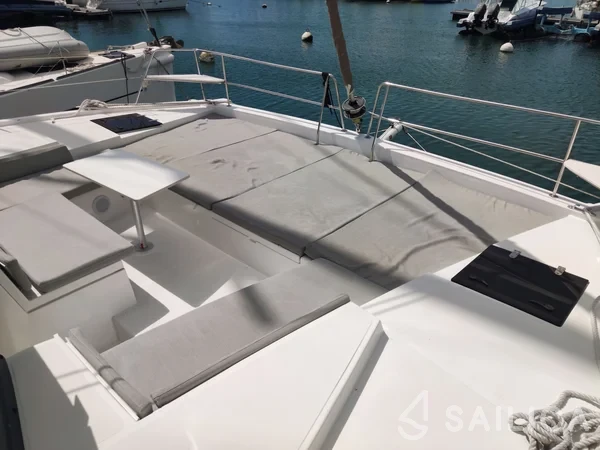 Bali 4.2 - Yacht Charter Sailica