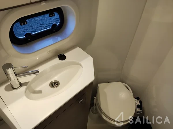 Bali 4.2 - Yacht Charter Sailica